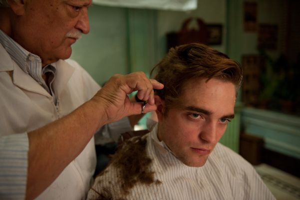 Robert Pattinson being shaved - Cosmopolis