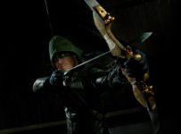 Arrow - Stephen Amell is Green Arrow