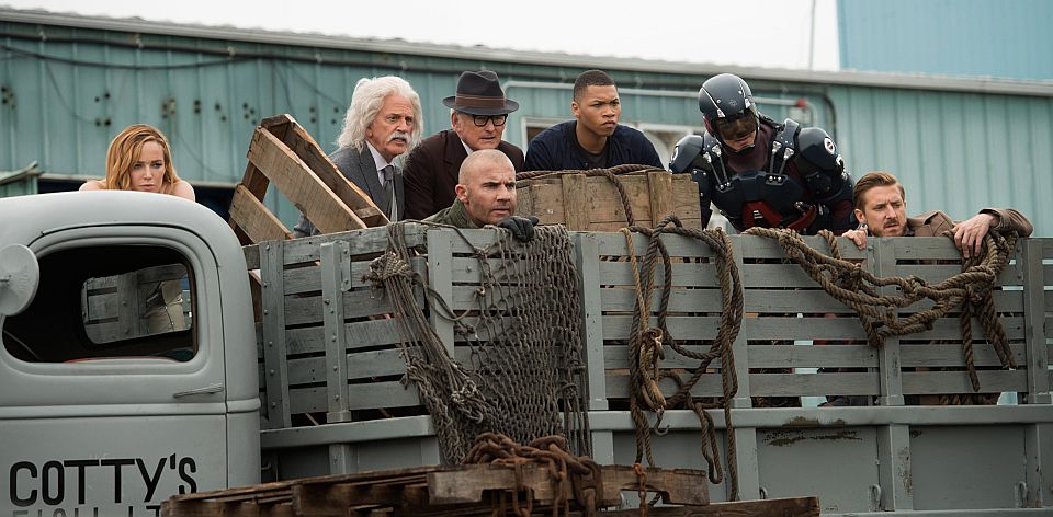 Legends of Tomorrow - Season 2: Out of Time