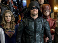 DC's Legends of Tomorrow -- "Crisis on Earth -- X, Part 4" -- Image Number: LGN308b_0059b.jpg -- Pictured (L-R) (TOP): Russell Tovey as The Ray/Ray Terrill,Carlos Valdes as Cisco Ramon/Vibe and Dominic Purcell as Mick Rory/Heat Wave (Middle) Chyler Leigh as Alex Danvers, Grant Gustin as Barry Allen/The Flash and Candice Patton as Iris West (BOTTOM): Caity Lotz as Sara Lance/White Canary, Melissa Benoist as Kara/Supergirl, Stephen Amell as Oliver Queen/Green Arrow and Emily Bett Rickards as Felicity Smoak -- Photo: Robert Falconer/The CW -- ÃÂ© 2017 The CW Network, LLC. All Rights Reserved.